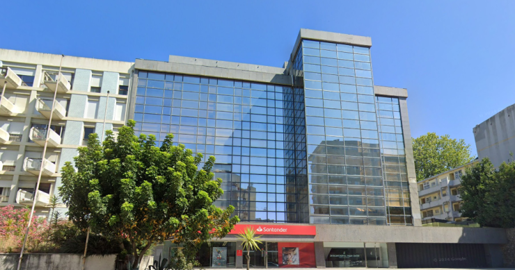 Antigo centro comercial Dallas, no Porto Shopping no Porto ao abandono
