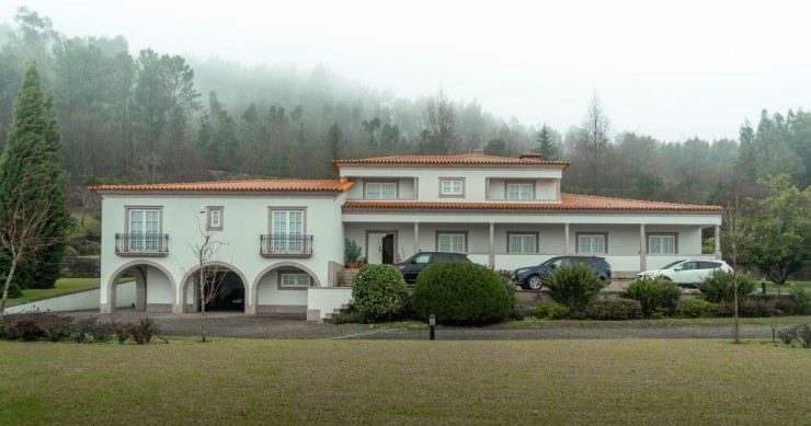 Moradias no campo à venda