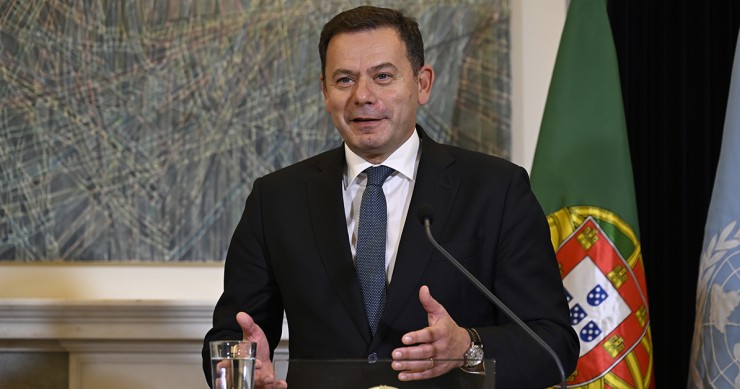 Luís Montenegro, primeiro-ministro Mão de obra na construção de casas