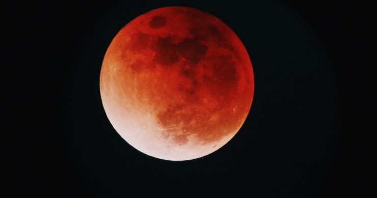 Lua vermelha