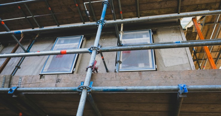 Construção de casas com o apoio do PRR