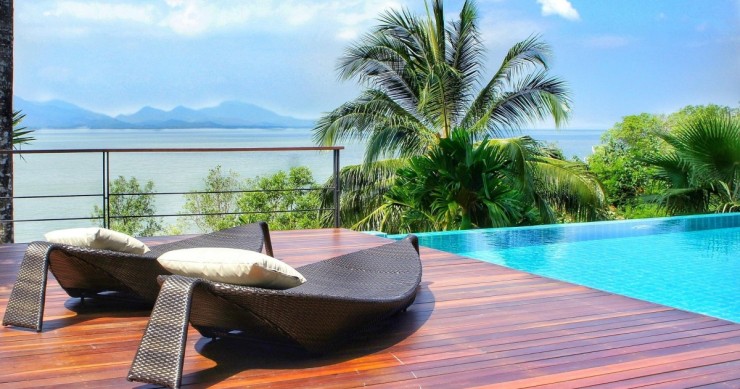 Móveis de luxo para piscina