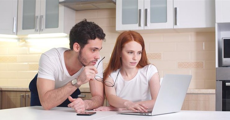 Casal à procura de casa