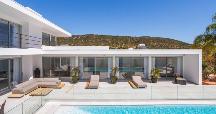 Property for sale in the Algarve hills