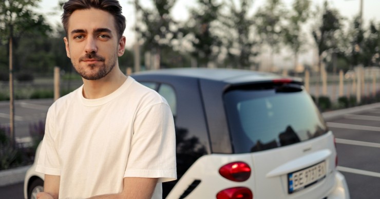 condutor de um carro smart