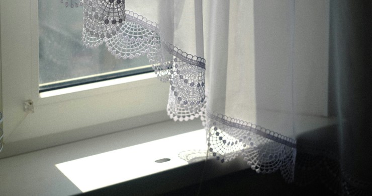 Cortinas com lençóis antigos