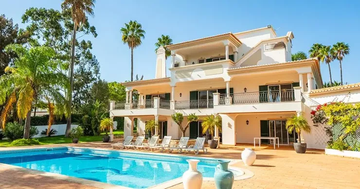 Casa em Quarteira, Faro - 8.500 euros/mês