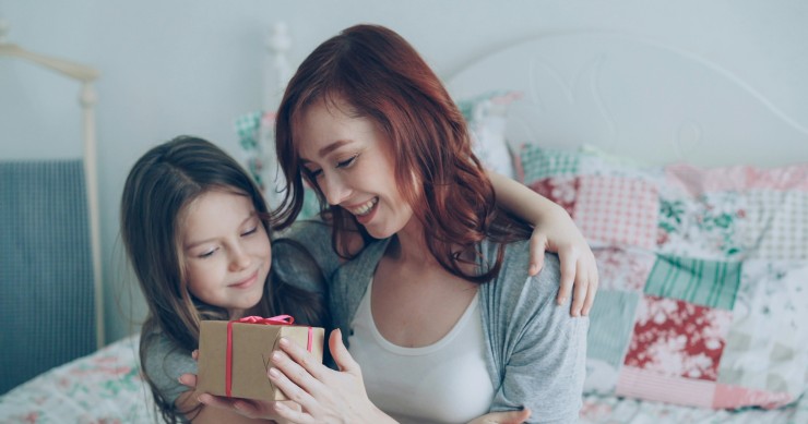 presente a oferecer à mãe 