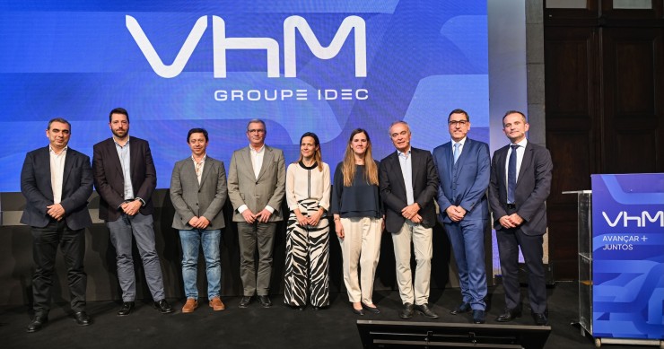 Tony Morais (Sócio do GROUPE IDEC e Diretor Geral do Polo de Engenharia), Jean-Michel Jacintho (Diretor Geral da VHM) e Vitor Hugo (fundador da VHM) e suas equipas