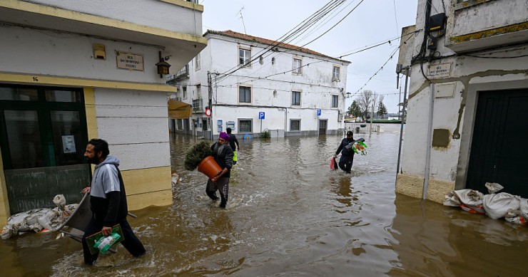 Moratória no crédito habitação pelo mau tempo