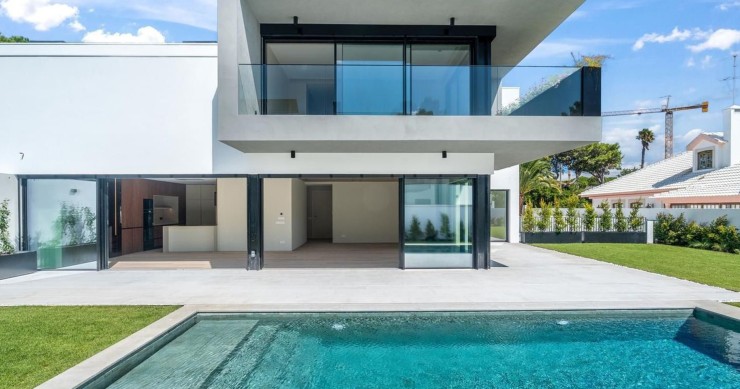 Casas de luxo à venda com piscina