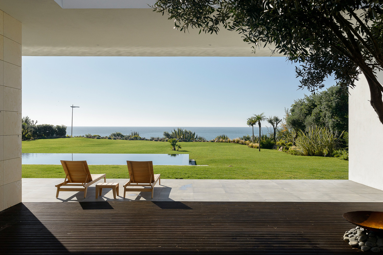 Uma mansão de luxo na Quinta da Marinha com piscina e vista (incrível ...