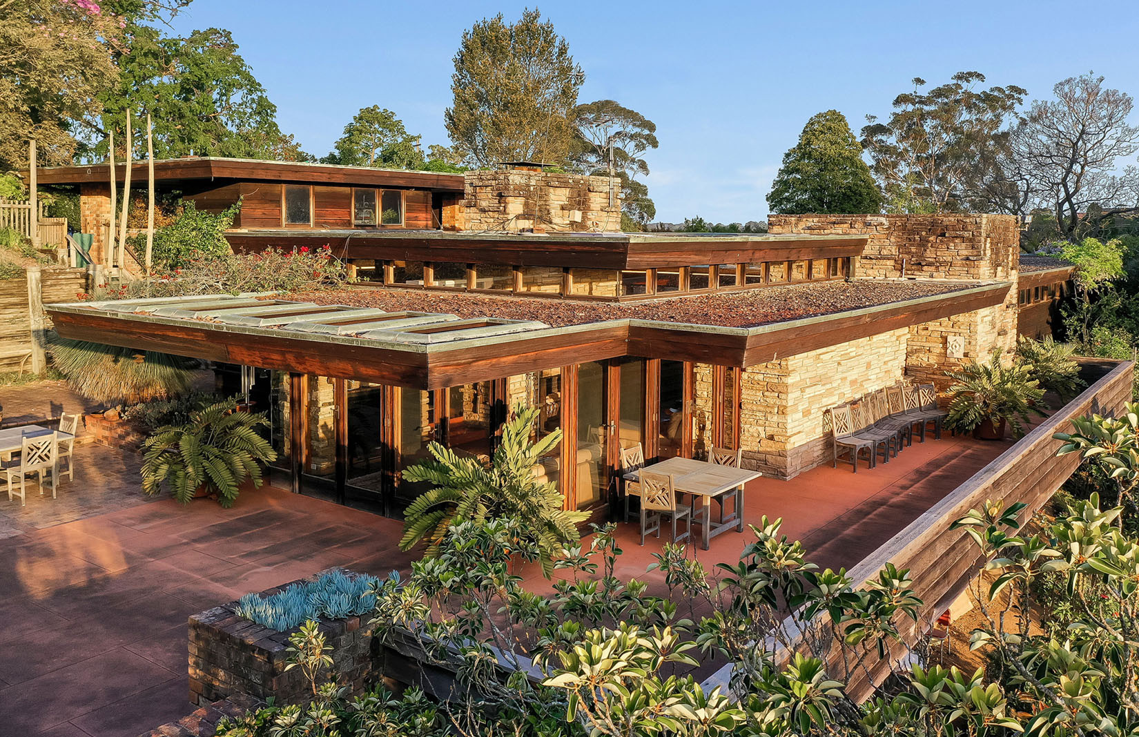 Uma espetacular casa na Austrália que integra o modernismo orgânico — idealista/news