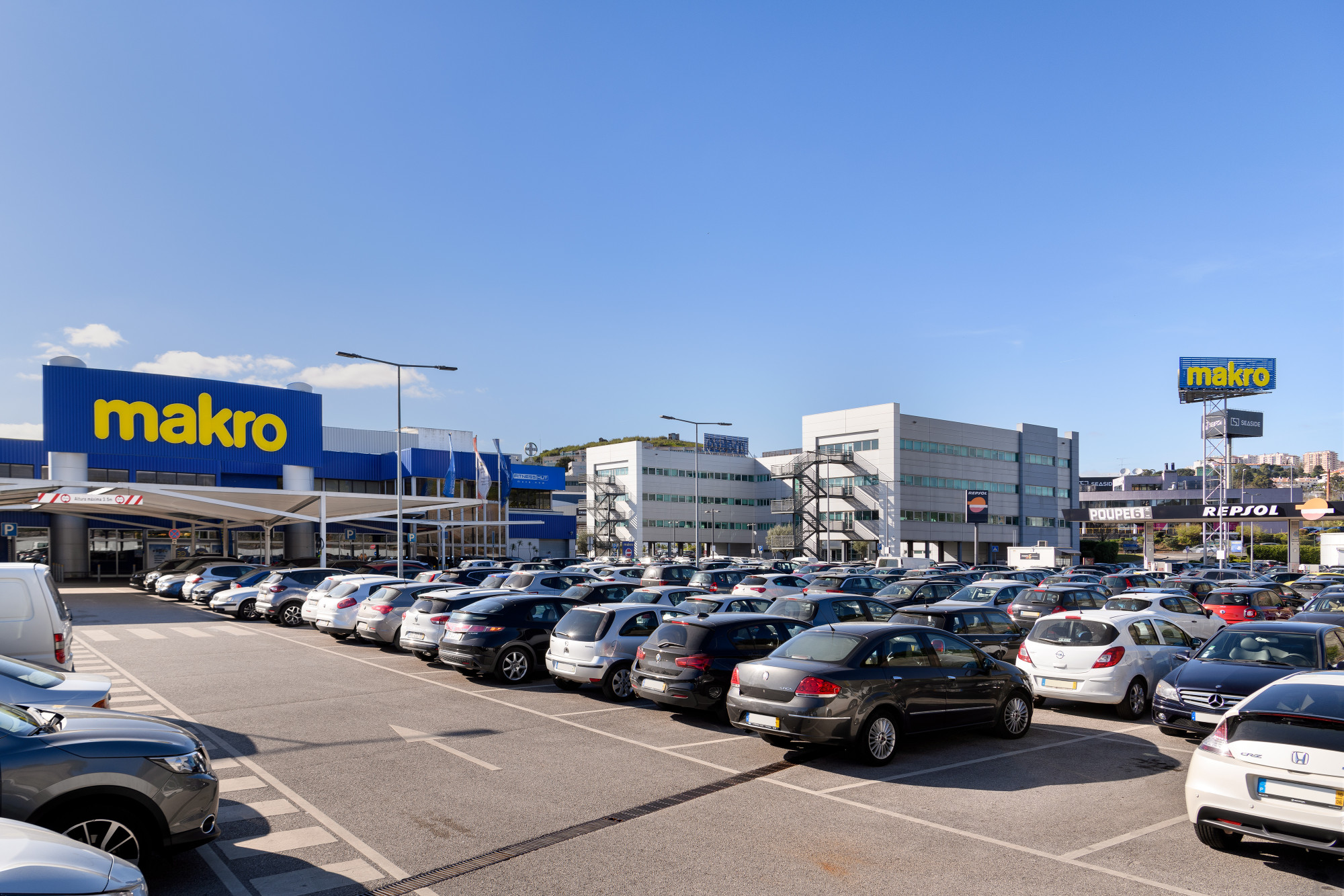 Makro vende loja e escritórios — idealista/news