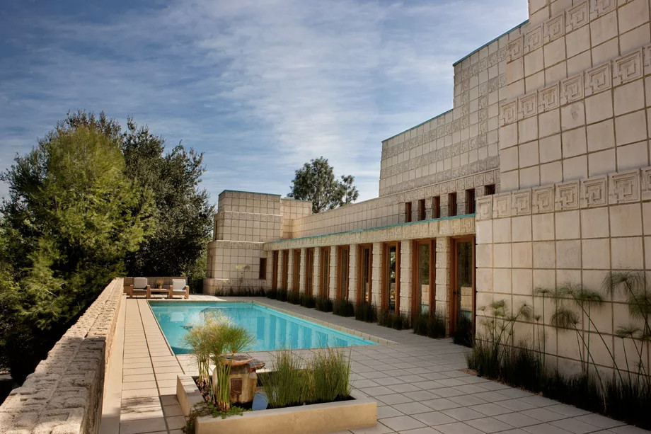 É uma das obras mais peculiares de Frank Lloyd Wright
