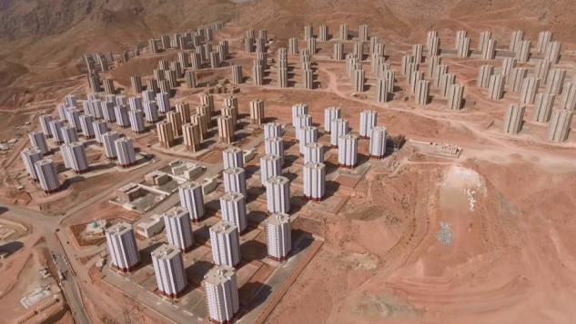 As torres ficam a 50 km da capital do IrÃ£o