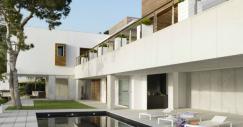 Pure-White-House-01