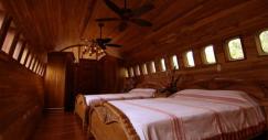 airplane-hotel-5_0