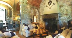 Luxury-Italian-Castle-Tuscany-07