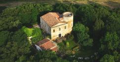 Luxury-Italian-Castle-Tuscany-08