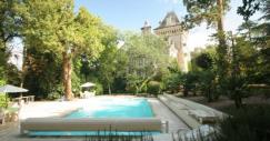 Jardins e piscina do Palácio estilo Neogótico à venda em Poitou-Charentes, França