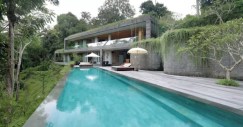 Uma piscina de horizonte infinito...