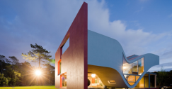 house-on-the-flight-of-birds-by-bernardo-rodrigues-in-portugal-2-630x420