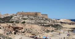 Está localizada no parque natural Cabo de Gata-Níjar, Almería