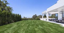 No bairro exclusivo de Brentwood