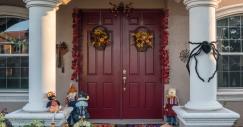 Decorar a entrada da casa para o Halloween