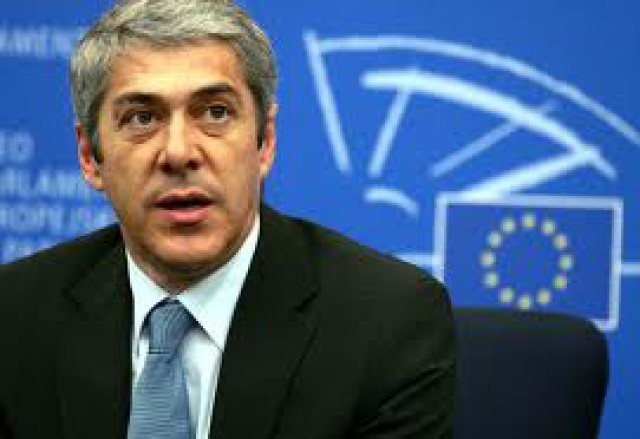 josé sócrates terá de esperar pelo próximo ecofin, a 16 de maio, para saber se portugal recebe ajuda de 80 mil milhões da europa