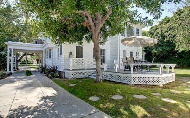 vista exterior da casa onde foi rodado o filme "o pai da noiva", em los angeles