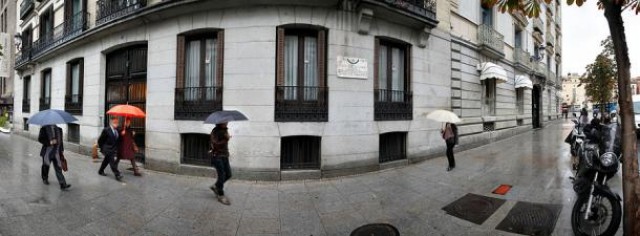 fachada do edifício onde se encontra a nova casa de zapatero em madrid
