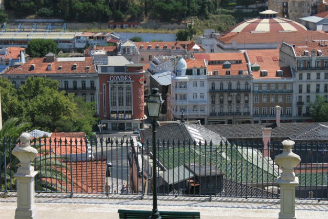 maior parte dos 120 mil jovens que estudam em lisboa vivem fora da cidade