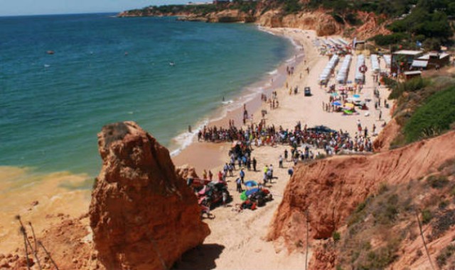 sol, praia e os campos de golfe são alguns dos motivos que estiveram na origem da escolha
