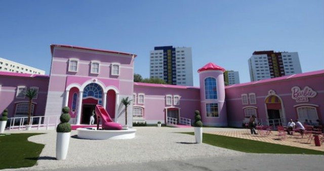 a casa em tamanho real da boneca barbie tem 1.400 m2