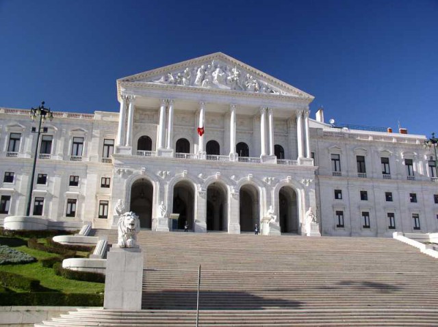 governos tentam há vários anos fazer um inventário do património imobiliário mas sem êxito
