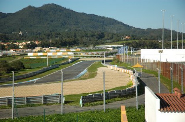Ocupação de terrenos está no centro da polémica (Foto: www.circuito-estoril.pt).
