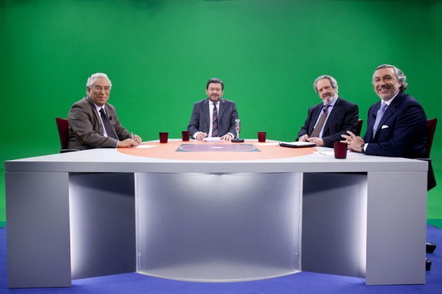 António Costa com os restantes comentadores da Quadratura do Circulo, fotografados pelo Expresso