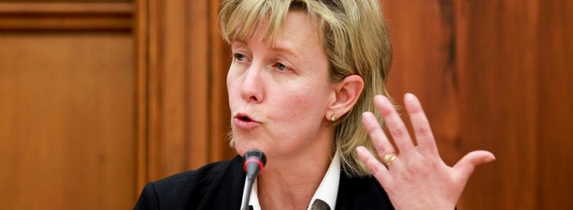 Maria Luís Albuquerque era a ministra das Finanças no período em análise pelo TC (foto do JdN)