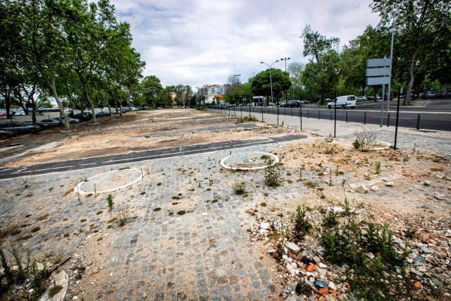 Lote na Praça da Espanha em hasta pública no próximo dia 23 de março / Público