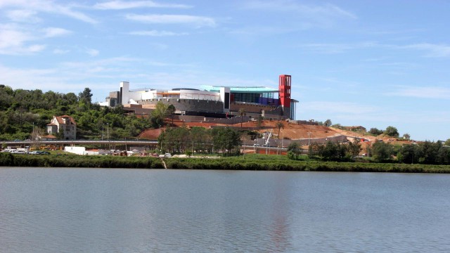 Venda do Fórum Coimbra a um investidor sul-africano foi uma das operações que dinamizou o setor / Multi Corporation