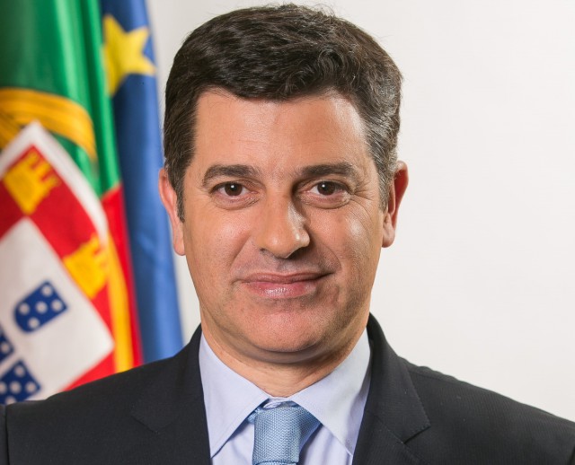 Caldeira Cabral, ministro da Economia. / República Portuguesa
