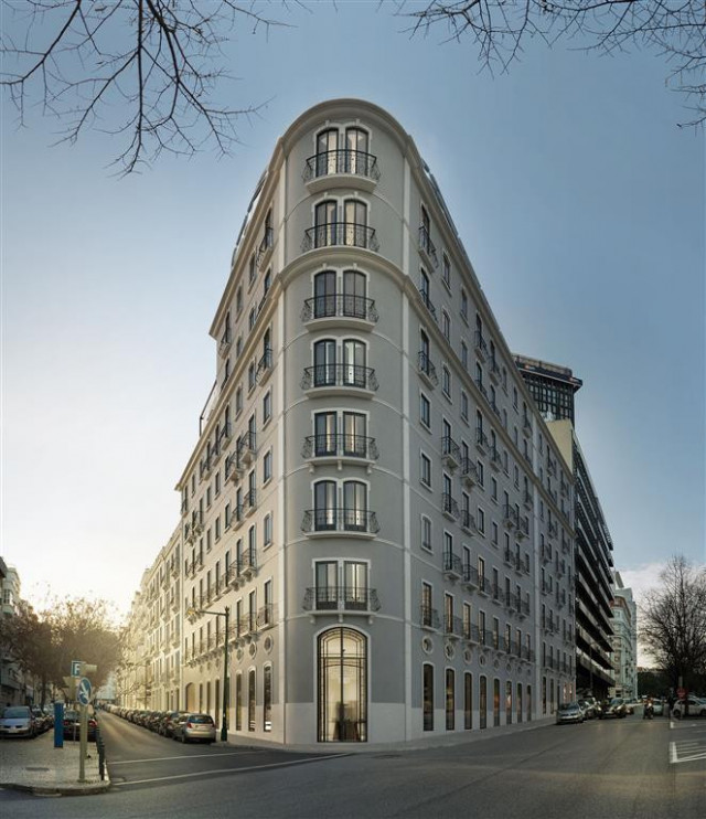 JLL e Porta da Frente Christie’s