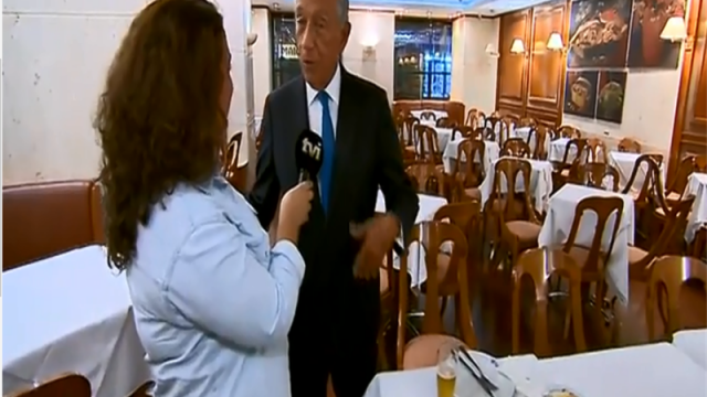 Marcelo com a equipa de reportagem da TVI / TVI