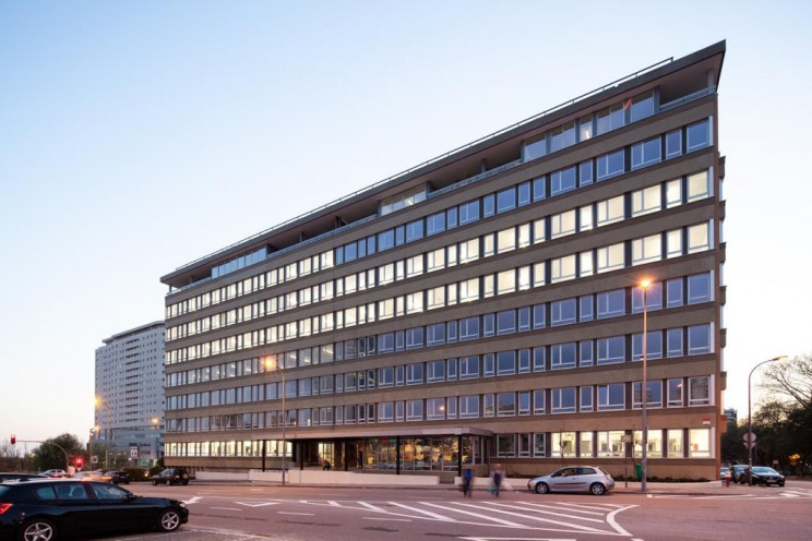 JLL/C&W