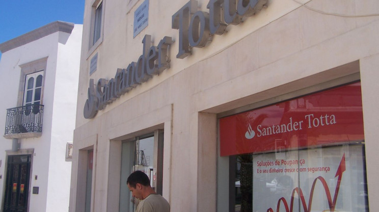 Banco avisa que se nova Lei avançar a nova lei avançar poderá ditar uma queda na concessão de crédito à habitação / Santander Totta
