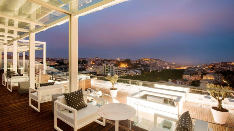 Tivoli Sky Bar, Avenida da Liberdade, Lisboa. / Kiwi Collection