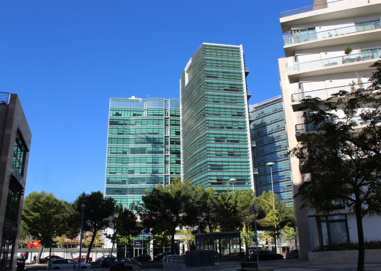JLL/CBRE