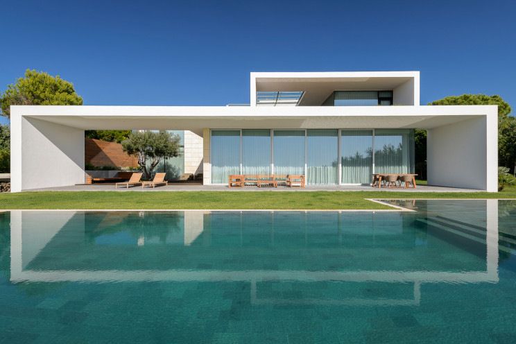 Uma casa que facilita a entrada de luz natural